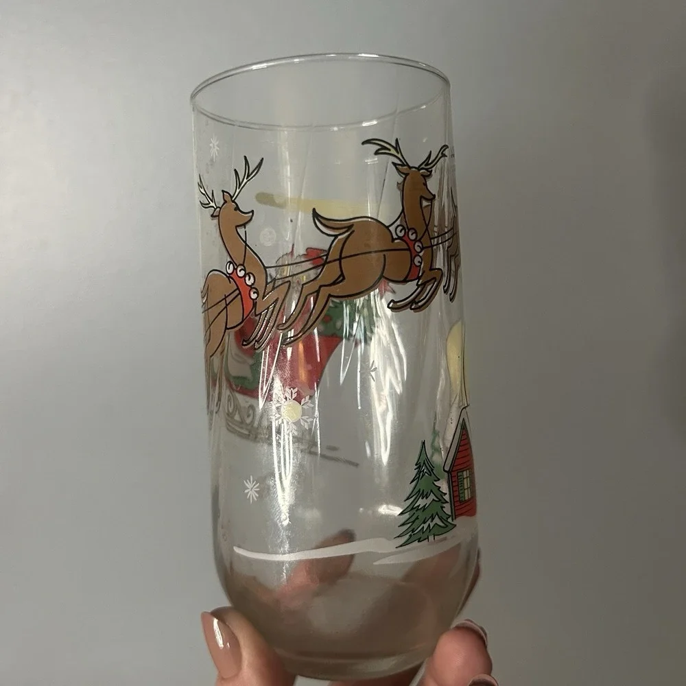 2 Vintage 1984 McCrory Stores Inc. Coca-Cola Santa Claus‎ Glasses Christmas Cups
